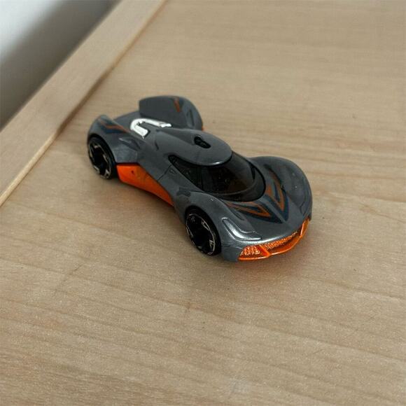 ZURU Metal Machines Scorpio Diecast Toy Car Orange Grey 2018 - Picture 3 of 6